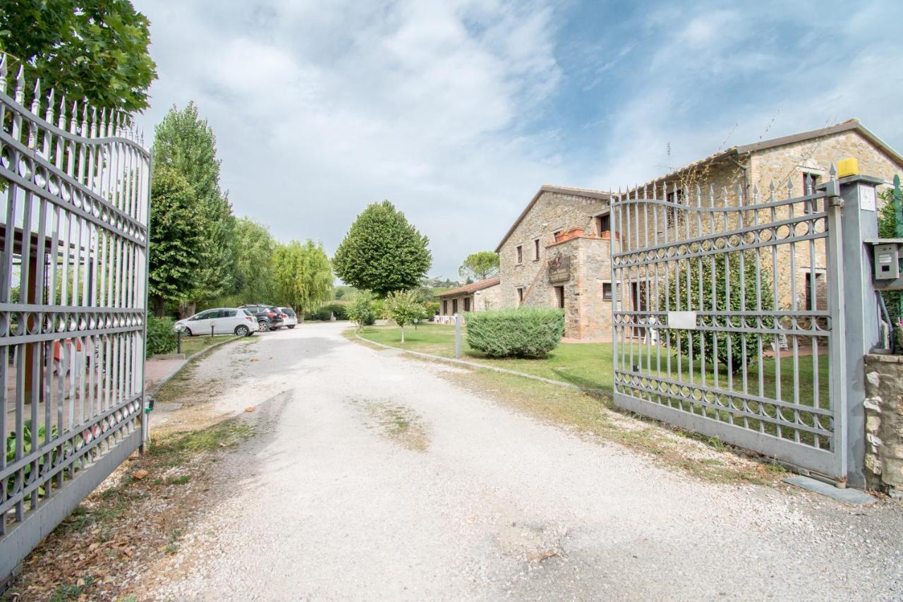 Casa Vacanze Vecchio Granaio Magione Buitenkant foto