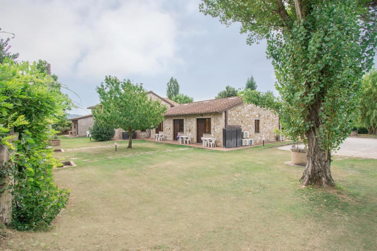 Casa Vacanze Vecchio Granaio Magione Buitenkant foto