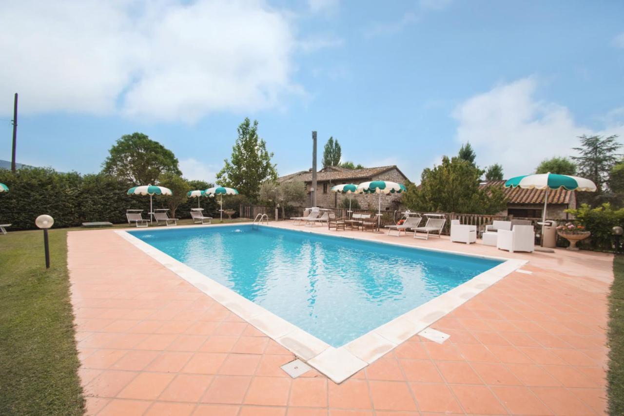 Casa Vacanze Vecchio Granaio Magione Buitenkant foto