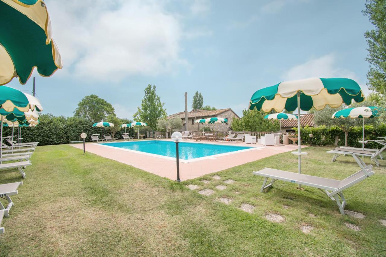 Casa Vacanze Vecchio Granaio Magione Buitenkant foto