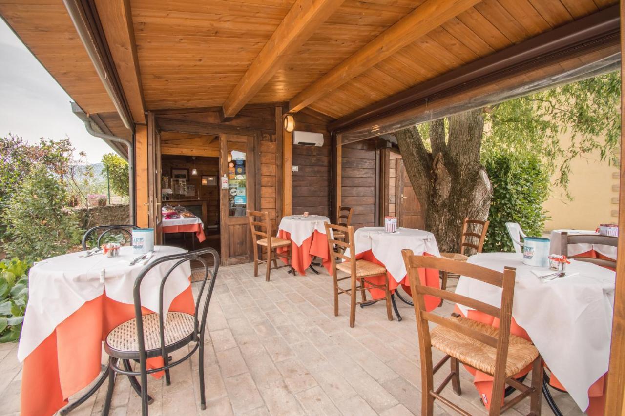 Casa Vacanze Vecchio Granaio Magione Buitenkant foto