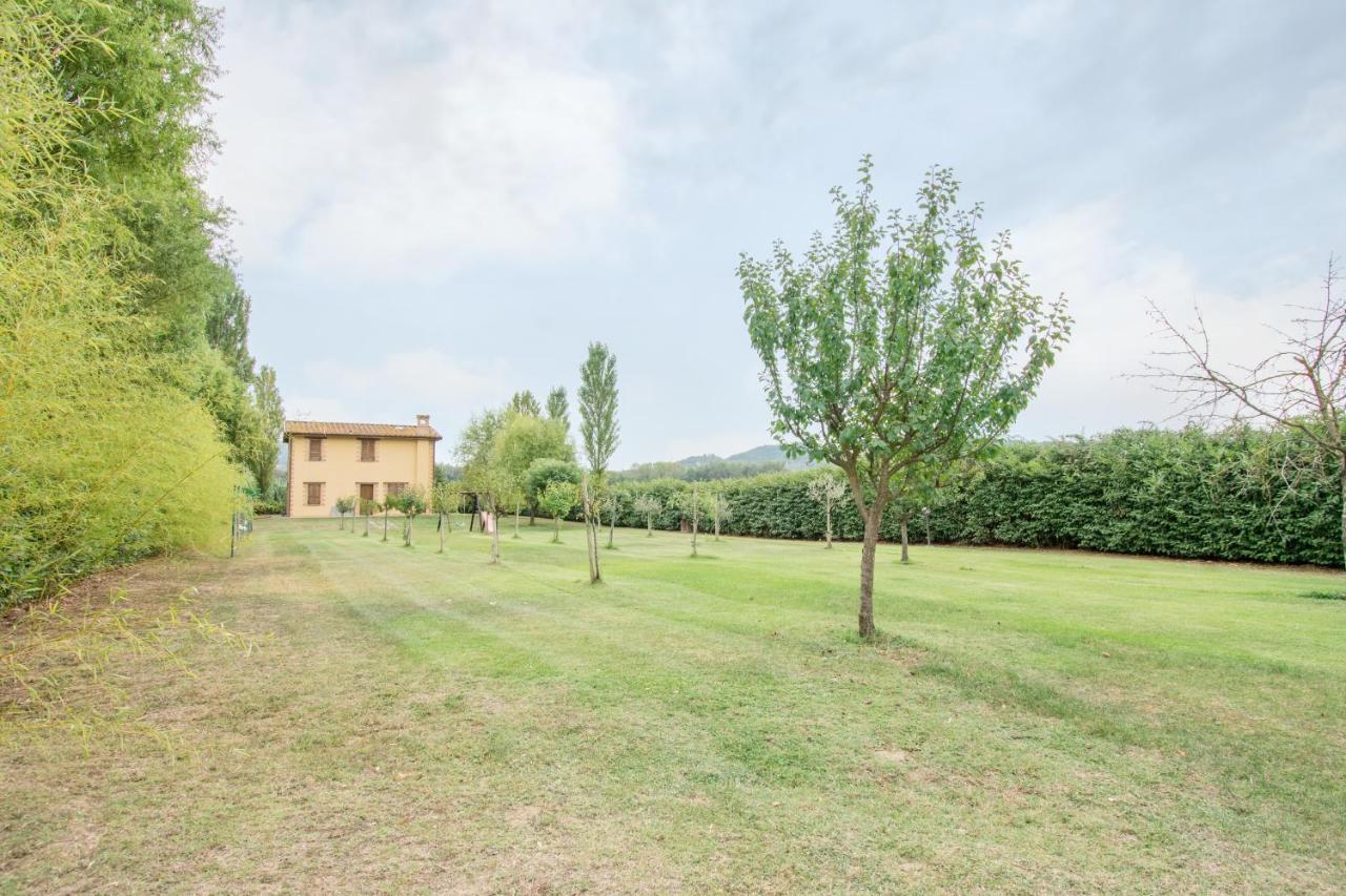 Casa Vacanze Vecchio Granaio Magione Buitenkant foto
