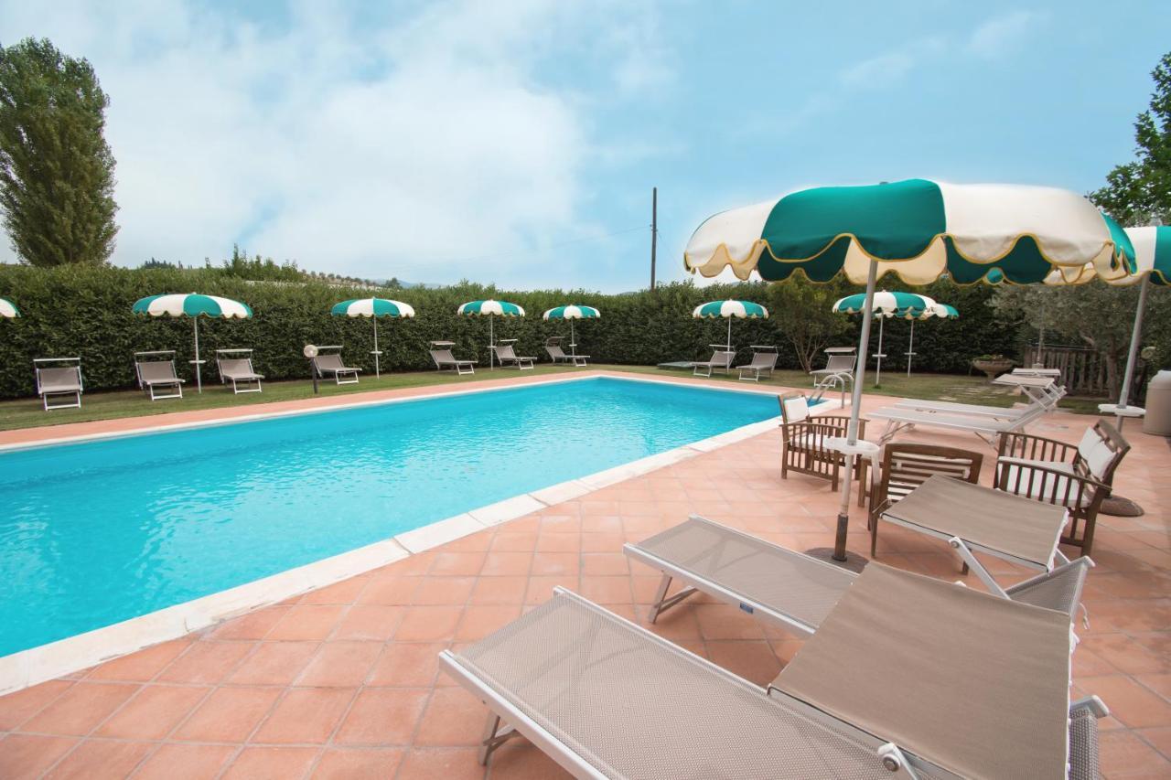 Casa Vacanze Vecchio Granaio Magione Buitenkant foto