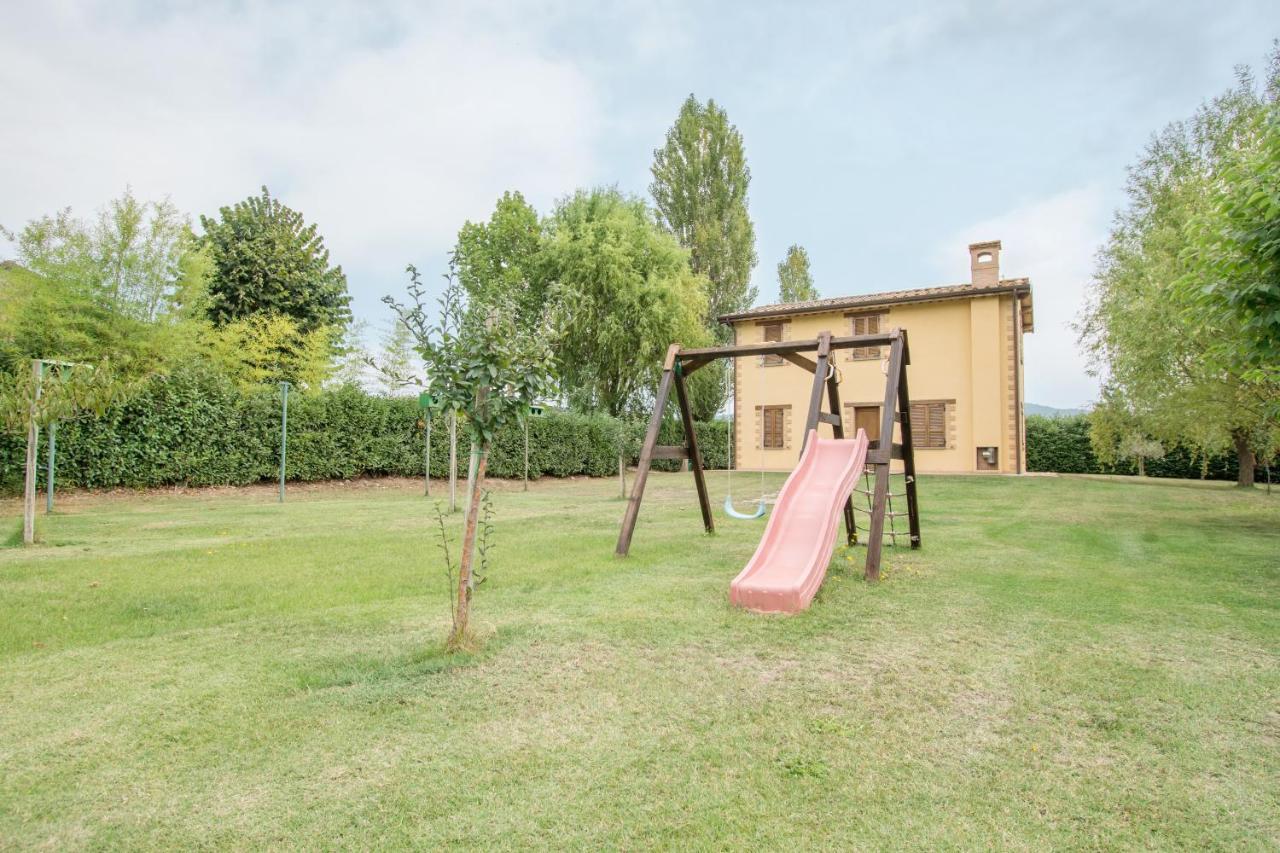 Casa Vacanze Vecchio Granaio Magione Buitenkant foto