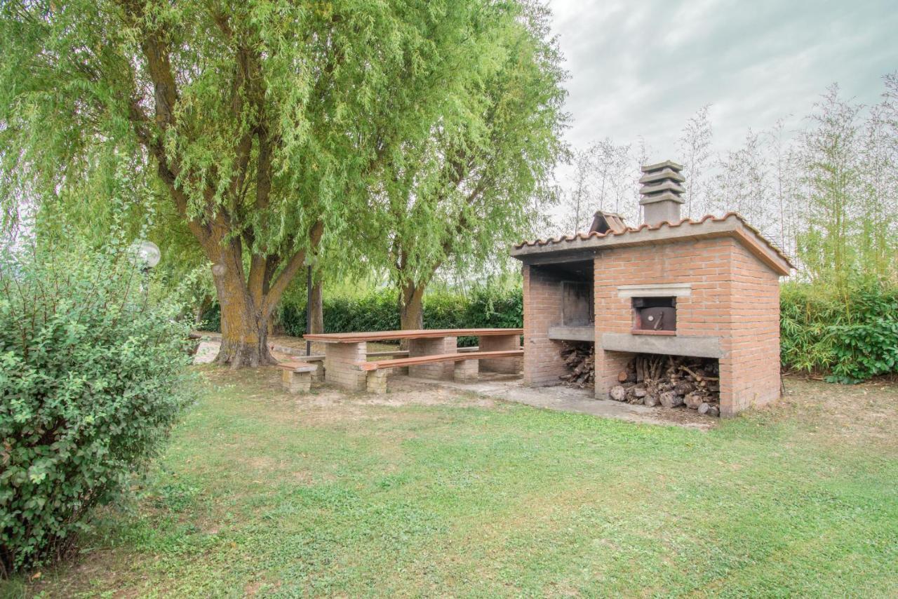 Casa Vacanze Vecchio Granaio Magione Buitenkant foto