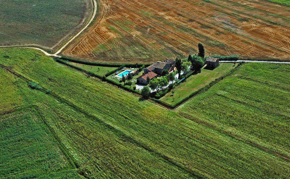 Casa Vacanze Vecchio Granaio Magione Buitenkant foto