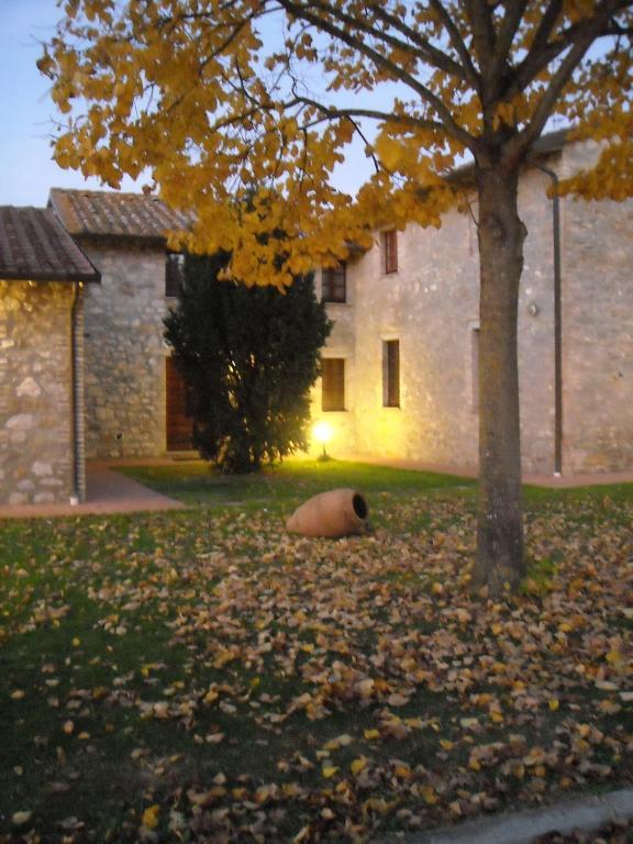Casa Vacanze Vecchio Granaio Magione Buitenkant foto