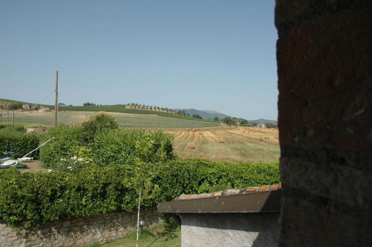 Casa Vacanze Vecchio Granaio Magione Buitenkant foto